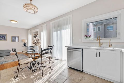 Photo 6 at 63 Billingham Heights, Bayview Wellington, Aurora