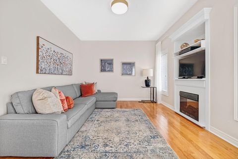 Photo 9 at 63 Billingham Heights, Bayview Wellington, Aurora