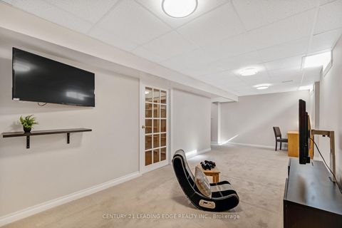 Photo 24 at 63 Billingham Heights, Bayview Wellington, Aurora
