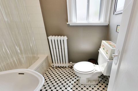 Photo 19 at 17 - 1646 Bathurst Street, Cedarvale, Toronto