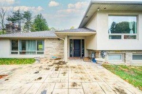 Photo 3 at 12 Westgate Boulevard, King City, King