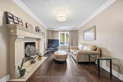 Photo 3 at 168 Fieldgate Drive, Maple, Vaughan