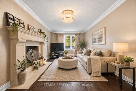 Photo 4 at 168 Fieldgate Drive, Maple, Vaughan