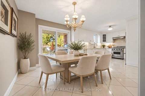 Photo 8 at 168 Fieldgate Drive, Maple, Vaughan