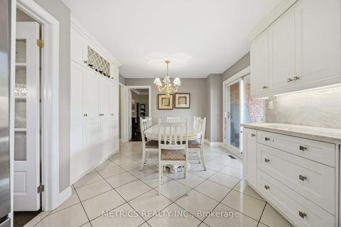 Photo 11 at 168 Fieldgate Drive, Maple, Vaughan