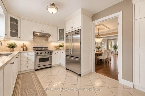Photo 14 at 168 Fieldgate Drive, Maple, Vaughan