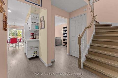 Photo 5 at 74 Ritva Court E, North Richvale, Richmond Hill