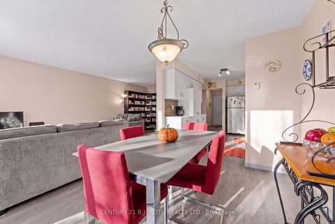 Photo 10 at 74 Ritva Court E, North Richvale, Richmond Hill