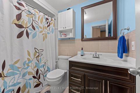 Photo 16 at 74 Ritva Court E, North Richvale, Richmond Hill