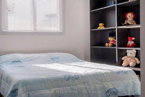 Photo 23 at 74 Ritva Court E, North Richvale, Richmond Hill