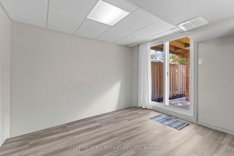 Photo 25 at 74 Ritva Court E, North Richvale, Richmond Hill