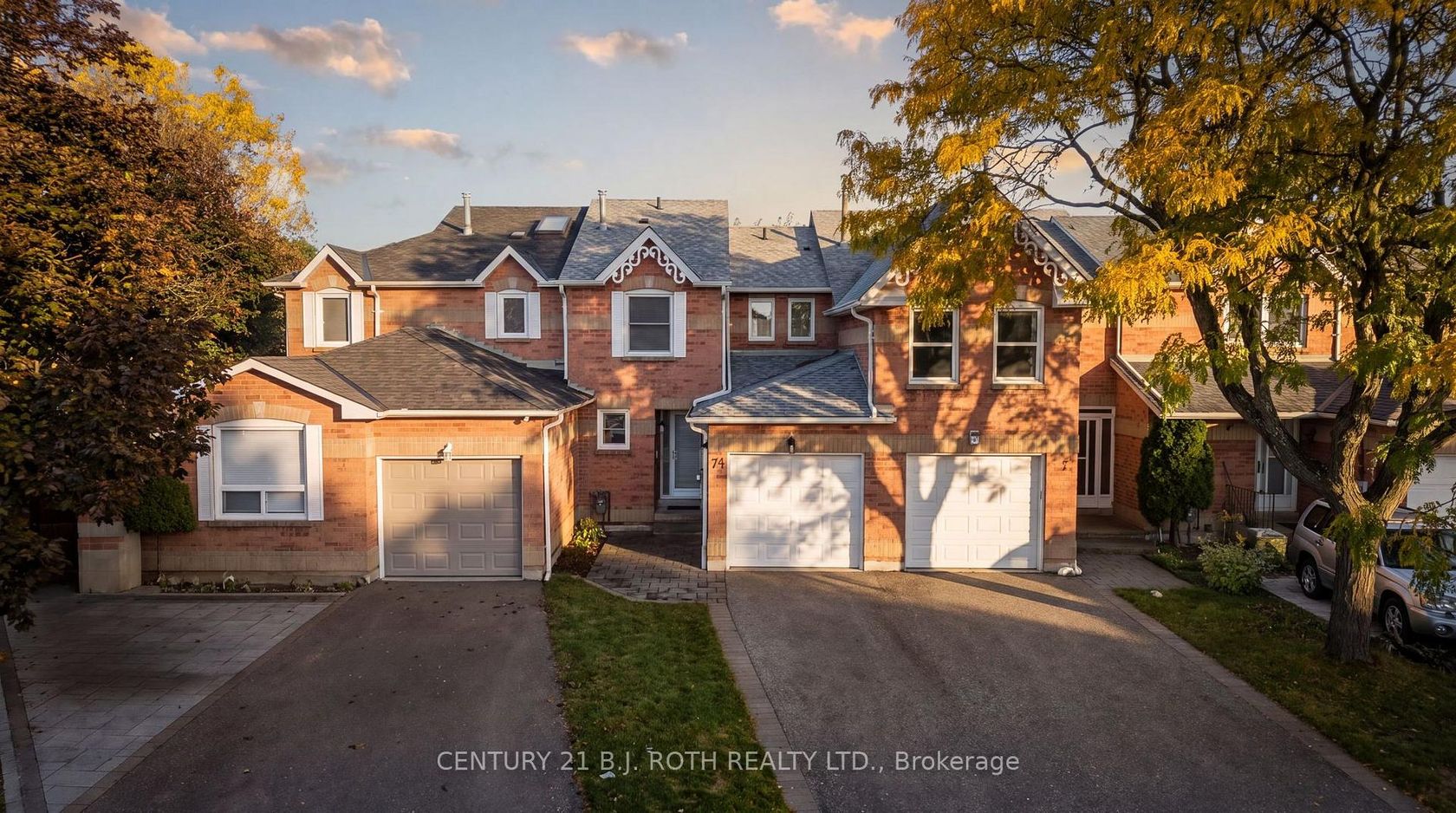 74 Ritva Court E, North Richvale, Richmond Hill 
