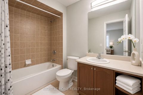Photo 16 at 388 Vellore Park Avenue, Vellore Village, Vaughan