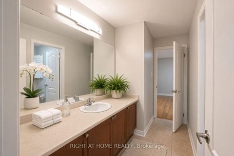 Photo 19 at 388 Vellore Park Avenue, Vellore Village, Vaughan