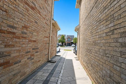 Photo 32 at 388 Vellore Park Avenue, Vellore Village, Vaughan