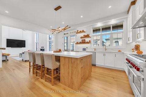Photo 14 at 131 Lady Jessica Drive, Patterson, Vaughan
