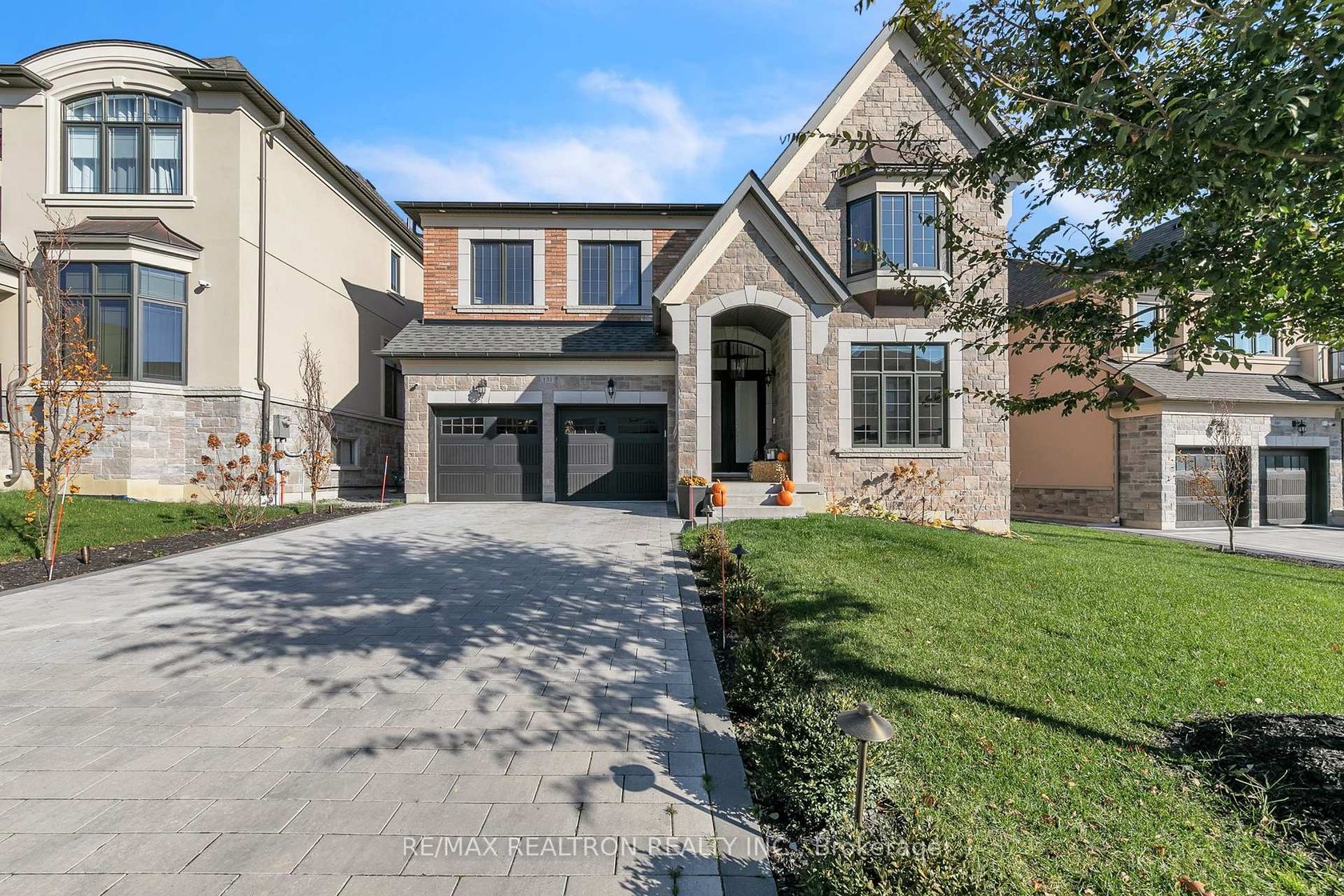 131 Lady Jessica Drive, Patterson, Vaughan photo number 2