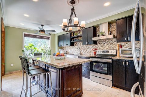 Photo 3 at 304 Charlton Avenue, Brownridge, Vaughan