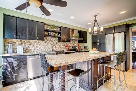 Photo 4 at 304 Charlton Avenue, Brownridge, Vaughan