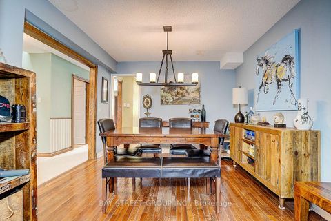 Photo 8 at 304 Charlton Avenue, Brownridge, Vaughan