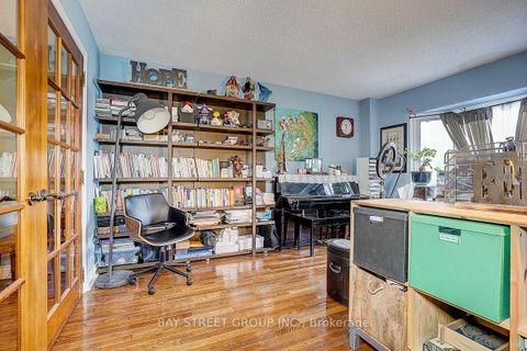 Photo 9 at 304 Charlton Avenue, Brownridge, Vaughan