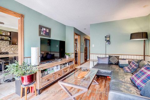 Photo 12 at 304 Charlton Avenue, Brownridge, Vaughan