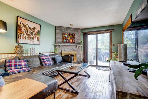 Photo 13 at 304 Charlton Avenue, Brownridge, Vaughan