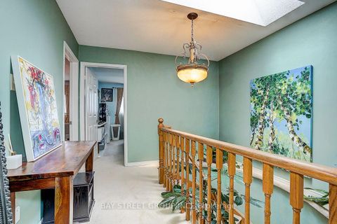 Photo 18 at 304 Charlton Avenue, Brownridge, Vaughan