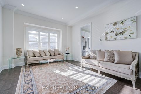Photo 4 at 2 Pietrowski Drive, Keswick North, Georgina