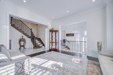 Photo 5 at 2 Pietrowski Drive, Keswick North, Georgina