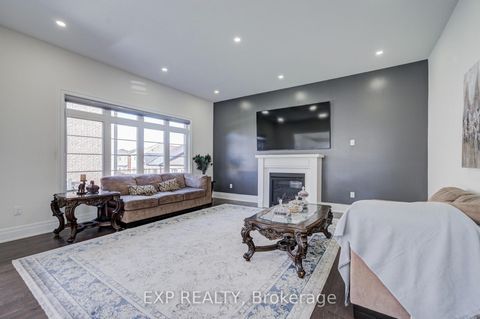 Photo 16 at 2 Pietrowski Drive, Keswick North, Georgina