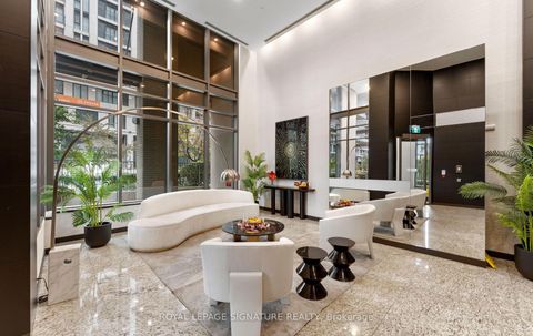 Photo 1 at 206 - 88 Broadway Avenue, Mount Pleasant West, Toronto