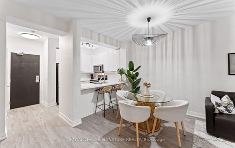 Photo 6 at 206 - 88 Broadway Avenue, Mount Pleasant West, Toronto