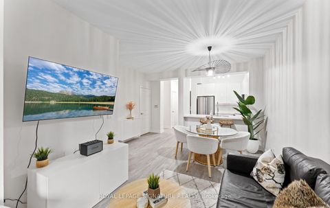 Photo 13 at 206 - 88 Broadway Avenue, Mount Pleasant West, Toronto
