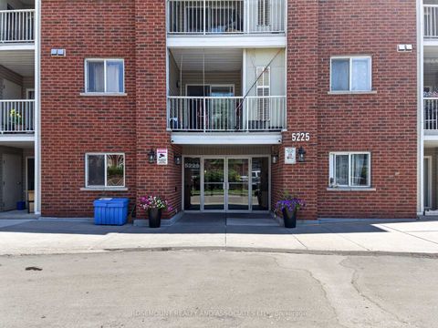 Photo 2 at 202 - 5225 Finch Avenue E, Agincourt North, Toronto