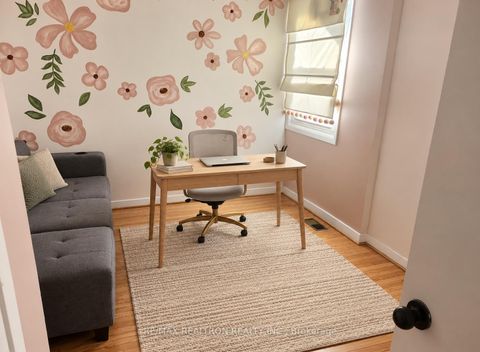 Photo 11 at 92 Bond Crescent, Oak Ridges, Richmond Hill