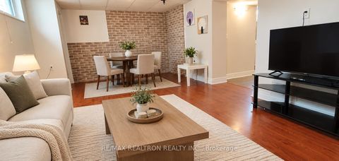 Photo 16 at 92 Bond Crescent, Oak Ridges, Richmond Hill