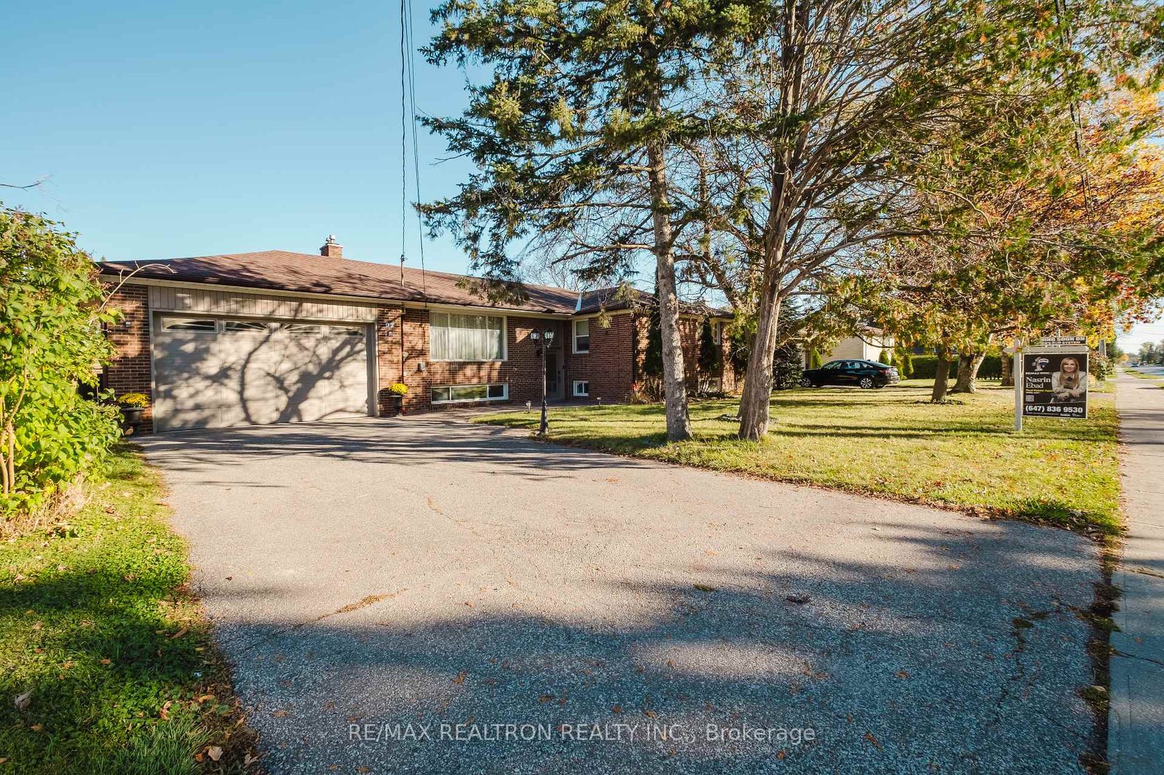 92 Bond Crescent, Oak Ridges, Richmond Hill photo number 2
