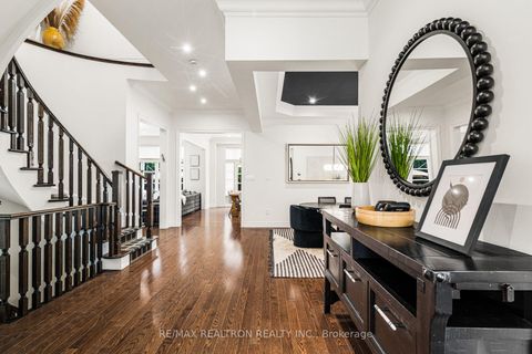 Photo 6 at 95 Woodvalley Crescent, Patterson, Vaughan