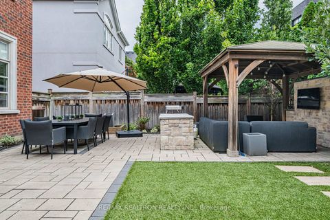 Photo 31 at 95 Woodvalley Crescent, Patterson, Vaughan