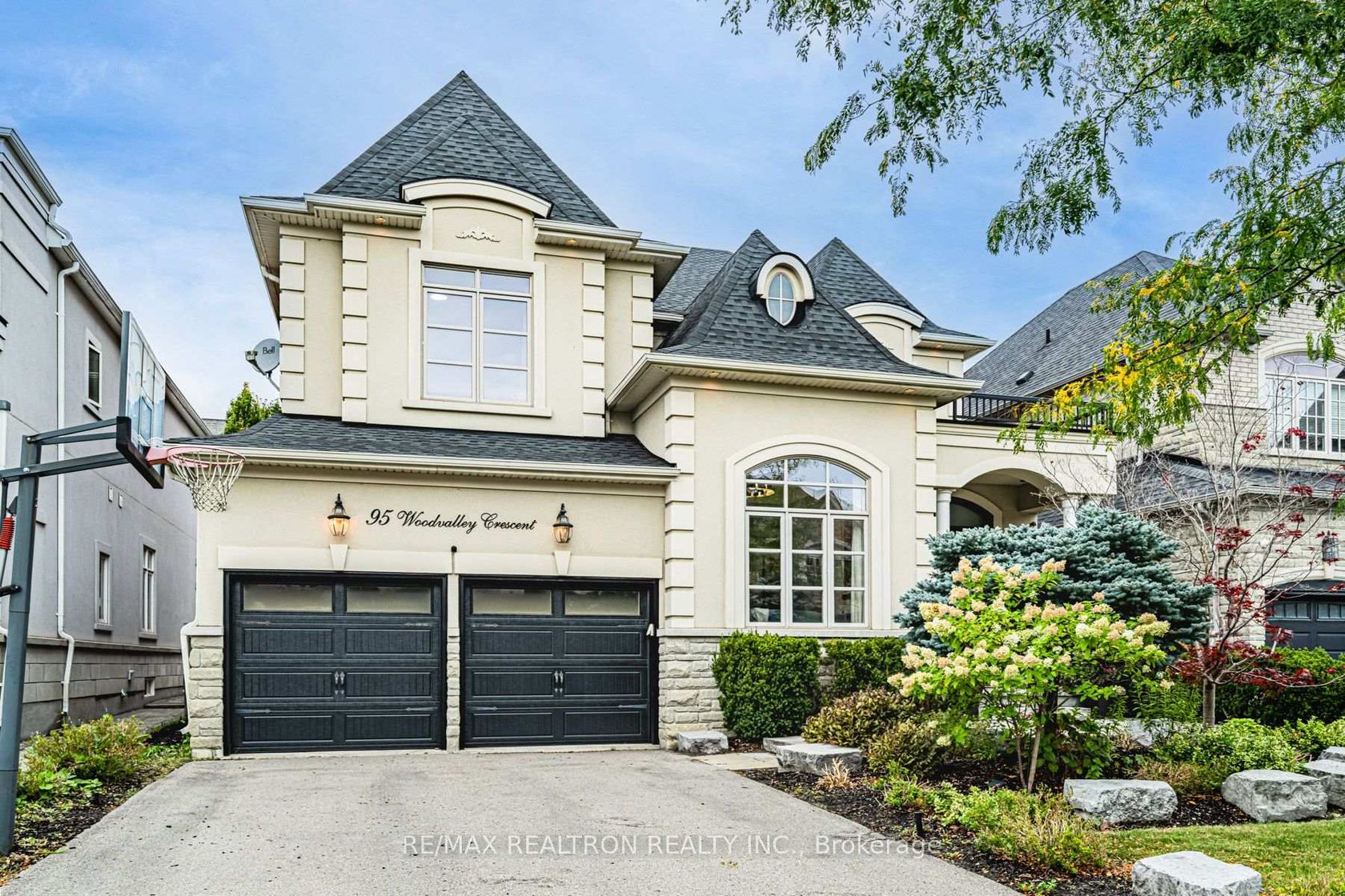 95 Woodvalley Crescent, Patterson, Vaughan photo number 2