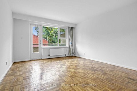 Photo 3 at 17 - 8 Corinth Gardens, Mount Pleasant East, Toronto