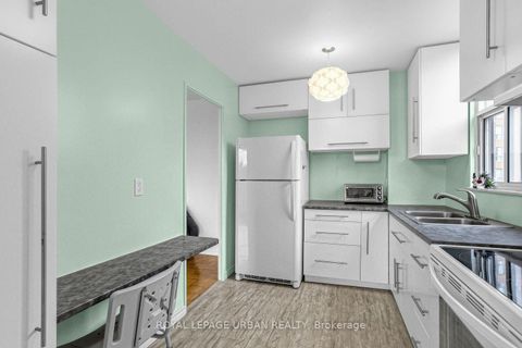 Photo 12 at 403 - 60 Pavane Linkway, Flemingdon Park, Toronto