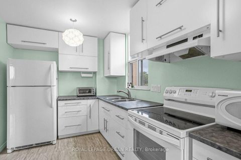 Photo 13 at 403 - 60 Pavane Linkway, Flemingdon Park, Toronto