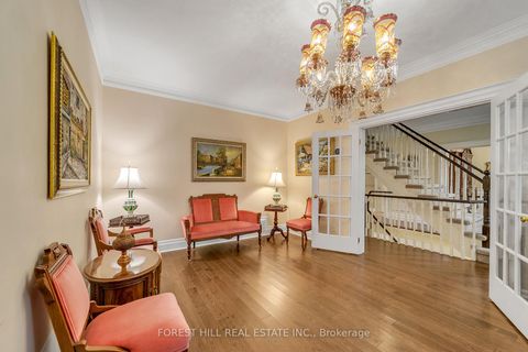 Photo 5 at 15 Theobalds Circle, Mill Pond, Richmond Hill