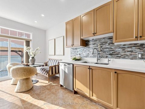 Photo 10 at 46 Mary Ellen Baker Crescent, Patterson, Vaughan