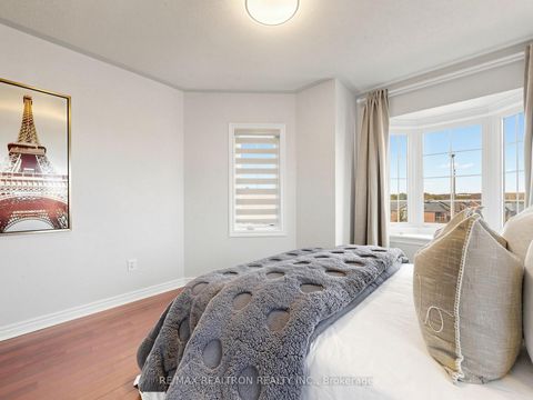 Photo 30 at 46 Mary Ellen Baker Crescent, Patterson, Vaughan