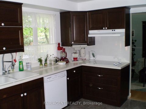 Photo 10 at 33 Maynard Drive, Schomberg, King