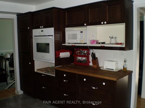 Photo 11 at 33 Maynard Drive, Schomberg, King