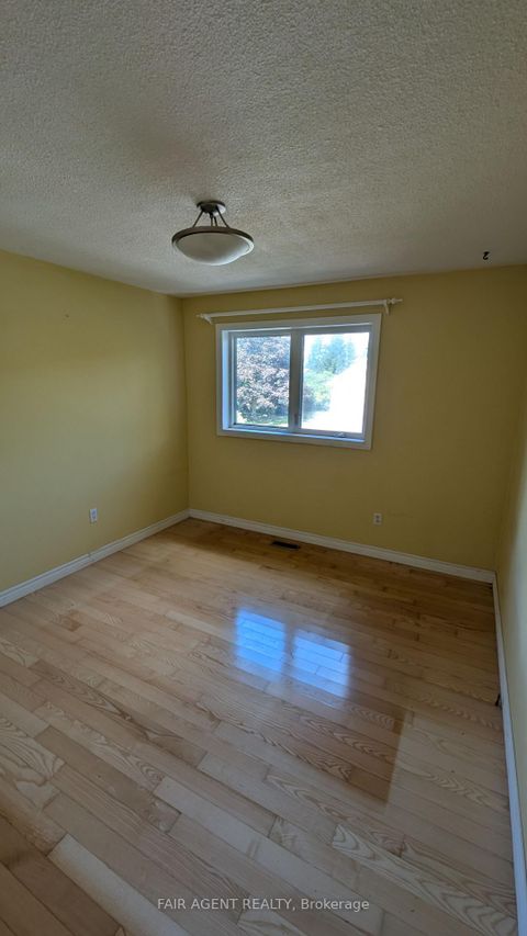 Photo 16 at 33 Maynard Drive, Schomberg, King